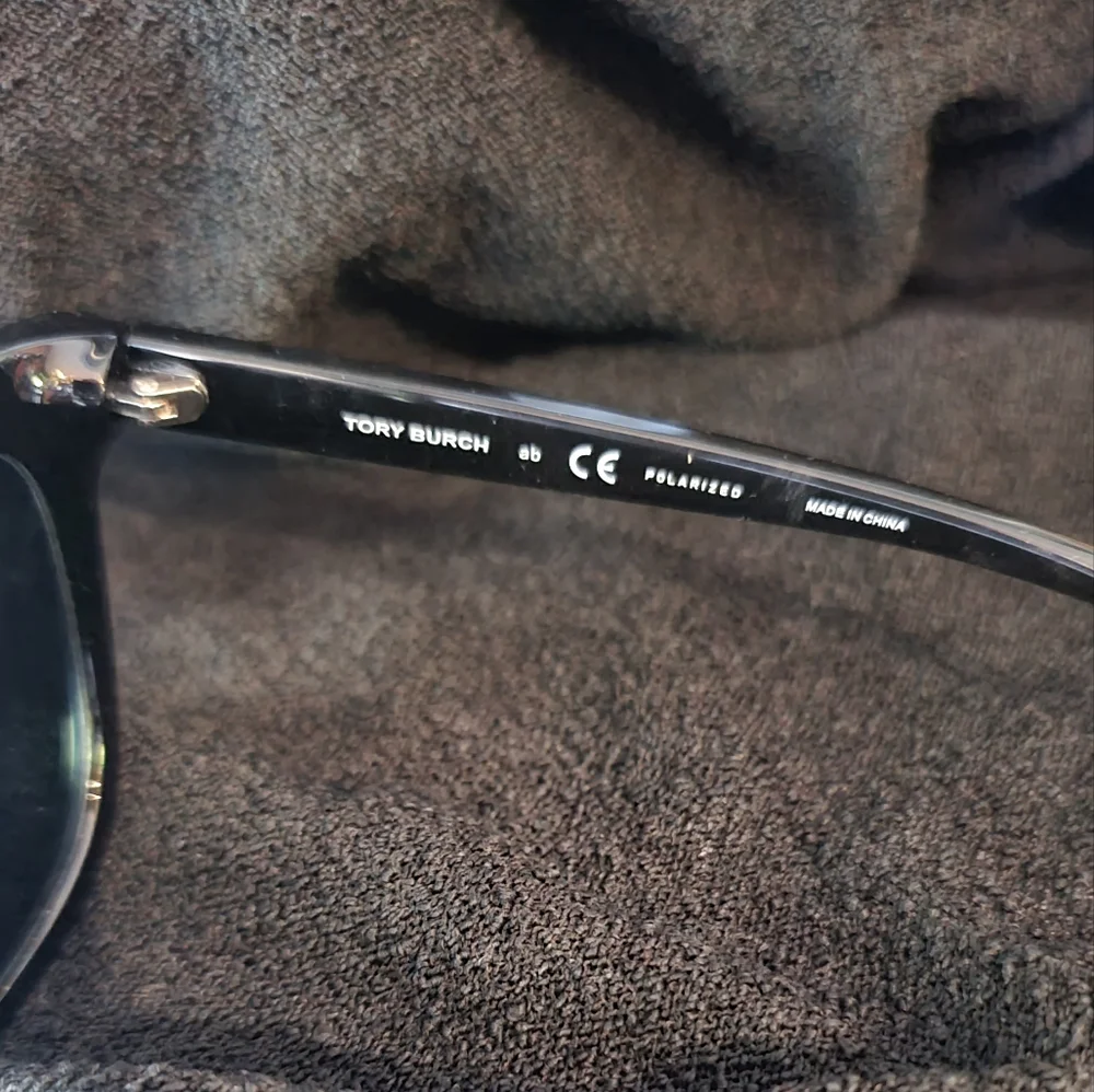 NWT Tory Burch TY9051 13722 Black Frame Mirror Flash Polarized Lenses Sunglasses - Picture 7 of 7